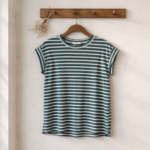 0131 les amis NWOT Size Small Striped Summer Top